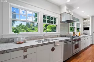 2328 SW Broadway Dr, Portland, OR 97201 - Photo 15