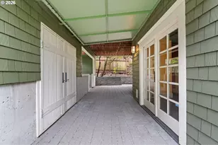 2328 SW Broadway Dr, Portland, OR 97201 - Photo 41