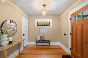 2328 SW Broadway Dr, Portland, OR 97201 - Photo 7