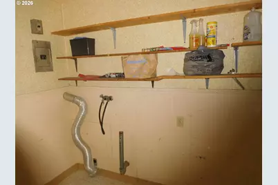 214 NW 5th Ave, Milton-Freewater, OR 97862 - Photo 13