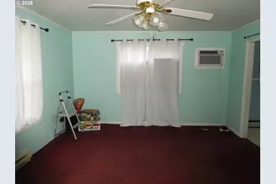 214 NW 5th Ave, Milton-Freewater, OR 97862 - Photo 9