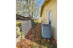 159 NE Lombardy Dr, Roseburg, OR 97470 - Photo 19