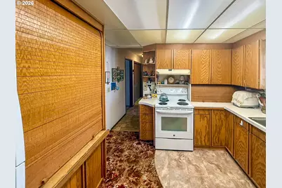 159 NE Lombardy Dr, Roseburg, OR 97470 - Photo 7