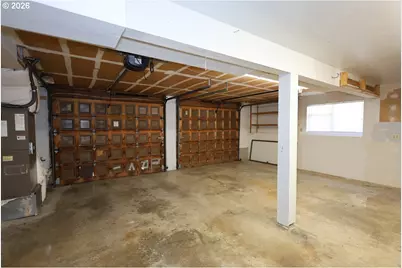 1185 NE 27th St, Gresham, OR 97030 - Photo 43