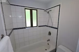 1185 NE 27th St, Gresham, OR 97030 - Photo 15