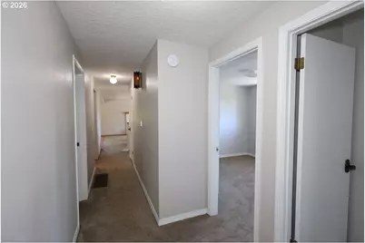 1185 NE 27th St, Gresham, OR 97030 - Photo 23