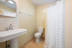 1002 N 10th Ave, Kelso, WA 98626 - Photo 13