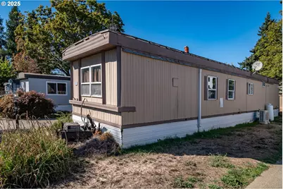 819 S Comstock Ave #13, Sutherlin, OR 97479 - Photo 5