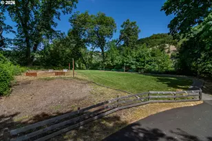 145 Littlebrook Ln, Roseburg, OR 97471 - Photo 5