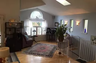 12245 SE Whitcomb Dr, Milwaukie, OR 97222 - Photo 5