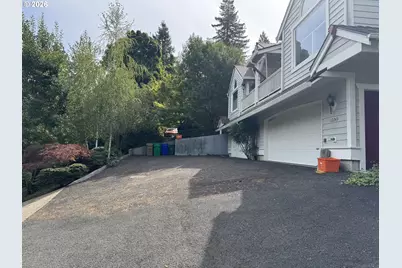 12245 SE Whitcomb Dr, Milwaukie, OR 97222 - Photo 3