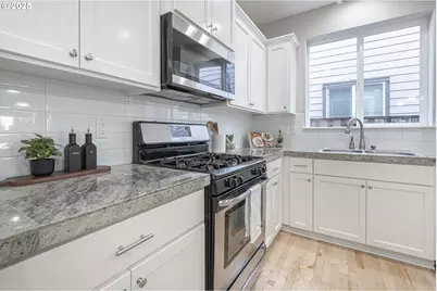 248 NE 66th Ave, Hillsboro, OR 97124 - Photo 15