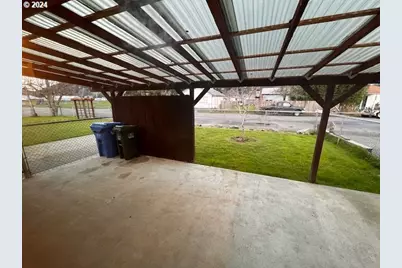 907 Greenwood Ave, Reedsport, OR 97467 - Photo 15