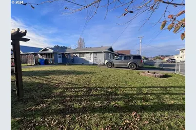 907 Greenwood Ave, Reedsport, OR 97467 - Photo 37