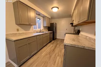 907 Greenwood Ave, Reedsport, OR 97467 - Photo 11