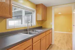 865 W 28th Ave, Eugene, OR 97405 - Photo 3