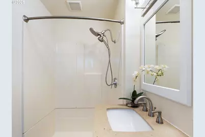 824 SE 207th Ave, Gresham, OR 97030 - Photo 29