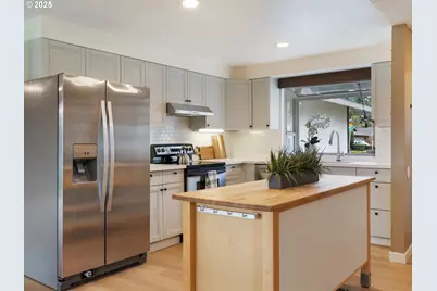 824 SE 207th Ave, Gresham, OR 97030 - Photo 15