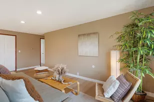 824 SE 207th Ave, Gresham, OR 97030 - Photo 9