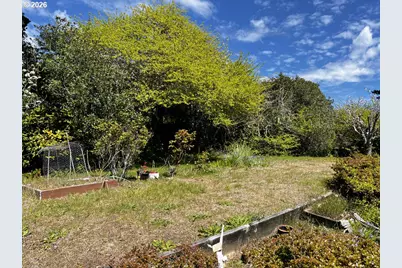 1600 Rhododendron Dr #21, Florence, OR 97439 - Photo 7