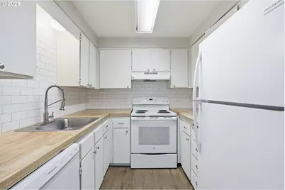 912 NE Hacienda Ct, Gresham, OR 97030 - Photo 7