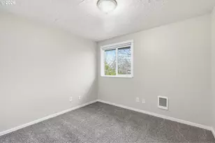 912 NE Hacienda Ct, Gresham, OR 97030 - Photo 35