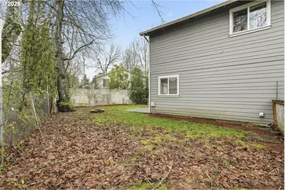 912 NE Hacienda Ct, Gresham, OR 97030 - Photo 37