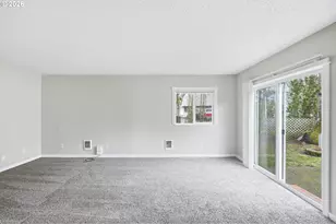 912 NE Hacienda Ct, Gresham, OR 97030 - Photo 17