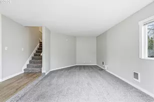 912 NE Hacienda Ct, Gresham, OR 97030 - Photo 19