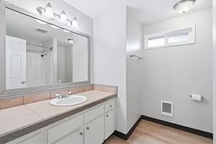 912 NE Hacienda Ct, Gresham, OR 97030 - Photo 23