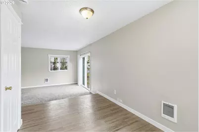 912 NE Hacienda Ct, Gresham, OR 97030 - Photo 11