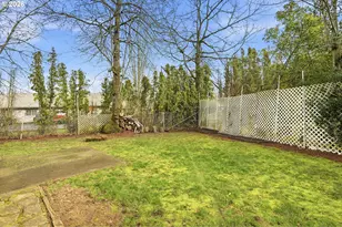 912 NE Hacienda Ct, Gresham, OR 97030 - Photo 39