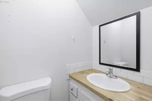 912 NE Hacienda Ct, Gresham, OR 97030 - Photo 19