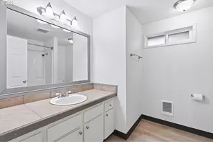 912 NE Hacienda Ct, Gresham, OR 97030 - Photo 21