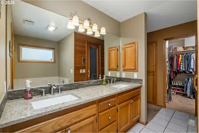 16443 NE Tillamook St, Portland, OR 97230 - Photo 15