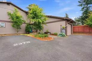 2379 SE 112th Ave, Portland, OR 97216 - Photo 3