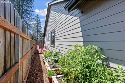 443 N Hyland Ln, Lowell, OR 97452 - Photo 5