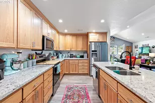 443 N Hyland Ln, Lowell, OR 97452 - Photo 21