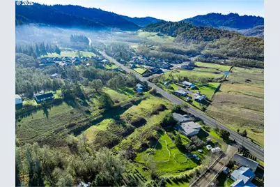 1448 Lookingglass Rd, Roseburg, OR 97471 - Photo 7