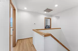 9916 SE Liebe Ct, Portland, OR 97266 - Photo 15