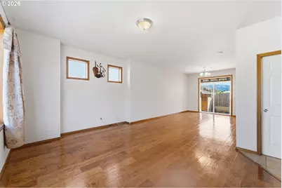 9916 SE Liebe Ct, Portland, OR 97266 - Photo 9