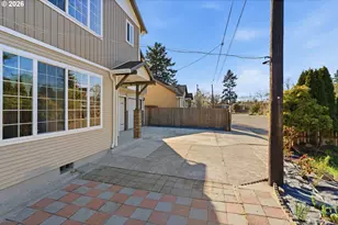 9916 SE Liebe Ct, Portland, OR 97266 - Photo 35