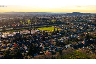 9916 SE Liebe Ct, Portland, OR 97266 - Photo 47