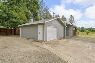 906 Old Garden Valley Rd, Roseburg, OR 97471 - Photo 43