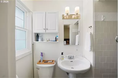 1860 Grant St, North Bend, OR 97459 - Photo 25