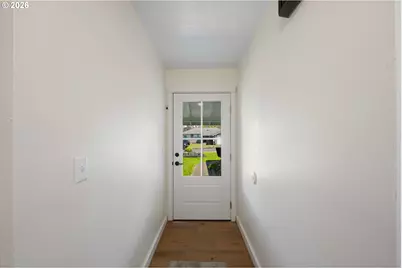 1860 Grant St, North Bend, OR 97459 - Photo 5