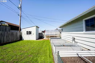 1860 Grant St, North Bend, OR 97459 - Photo 17