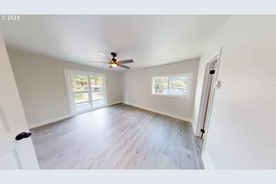 29700 Park Dr, Gold Beach, OR 97444 - Photo 9