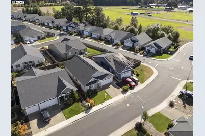 1300 N Broadway St, Estacada, OR 97023 - Photo 41