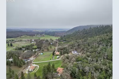 4644 Glen Echo Way, Central Point, OR 97502 - Photo 3